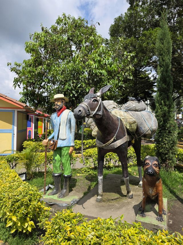 콜롬비아의 커피 생산자를 대표하는 캐릭터, 긴 콧수염과 커피를 실은 당나귀가 특징이다. / 사진=변석모 기자