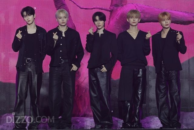 [종합] '재계약 후 첫 컴백' 투모로우바이투게더, "새롭게 시작하는 마음"으로