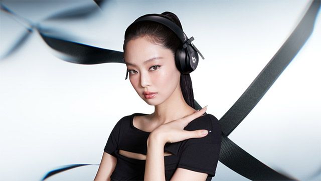 Beats Solo 4 – JENNIE Special Edition in Onyx Black./비츠