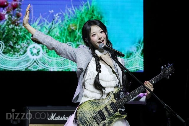 [종합] "이제는 질주할 때"…QWER, 도원결의로 연 챕터2 'CEREMONY'