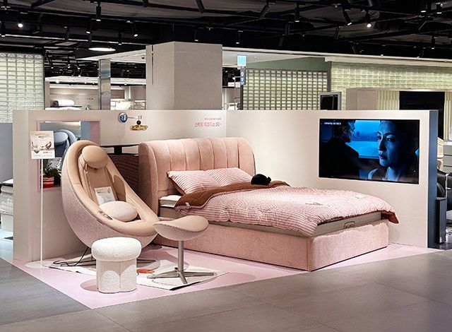 코웨이는 서울 송파구 롯데백화점 잠실점에 팝업스토어를 운영하고 있다./코웨이