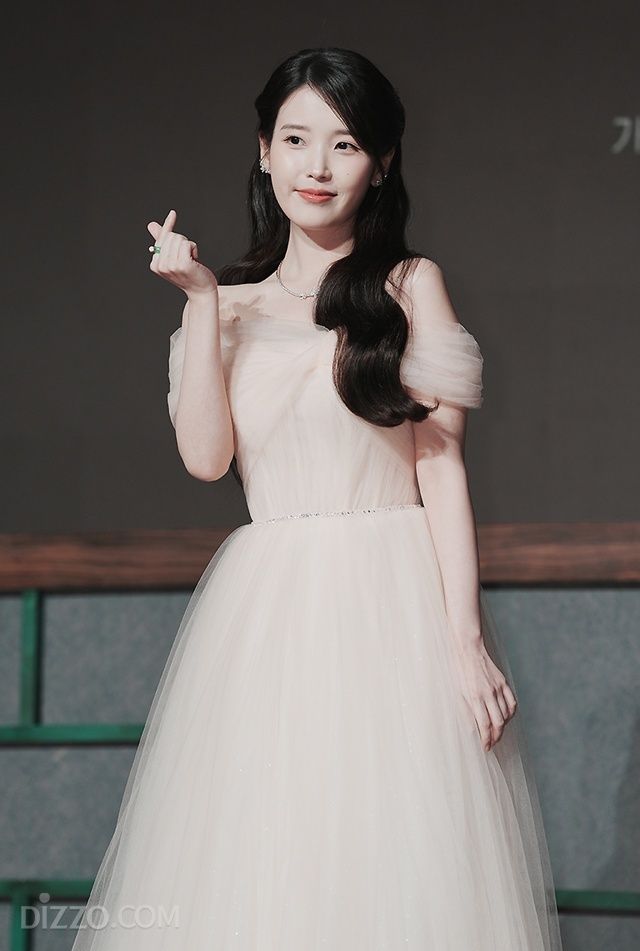 아이유·변우석, 10년 서사 완성…"설렘부터 다르다" 자신한 '21세기 대군부인' [종합]