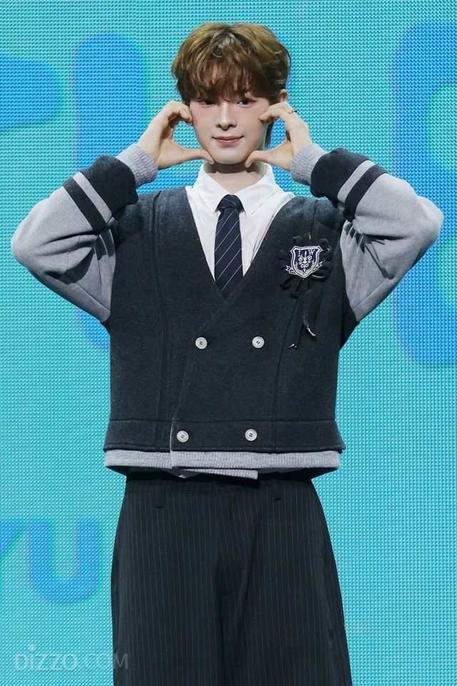 '최강' 듀오 뜬다…플레어 유, 2가지 매력 품은 '비타민 자판기' [종합]