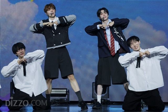 '최강' 듀오 뜬다…플레어 유, 2가지 매력 품은 '비타민 자판기' [종합]