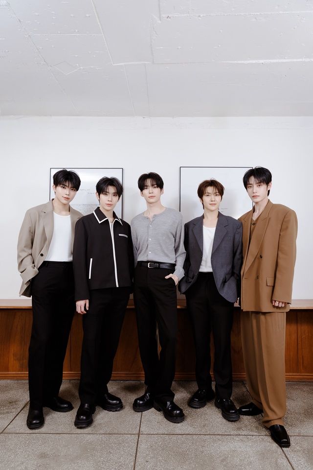[인터뷰] 제로베이스원 "아홉에서 다섯으로…'TOP 5'는 운명 같았다"