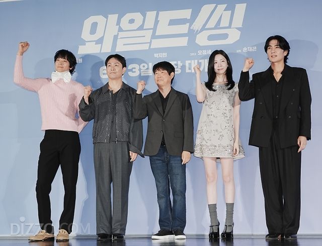 영화 '와일드씽' 제작보고회에 참석한 배우 강동원,오정세,손재곤감독,박지현,엄태구 / 사진 : 디지틀조선일보DB