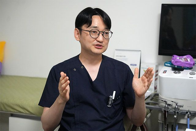 민준기 세실내과의원 원장이 디지털 만성질환 관리 시스템 운영에 대해 설명하고 있다. /사진=세실내과의원