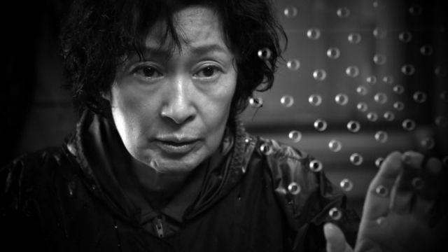 ▲ 영화 ‘마더’ 흑백판 스틸컷 / 사진 : 전주국제영화제 공식홈페이지