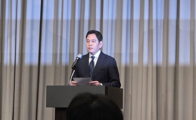 정용진 신세계그룹 회장은 26일 기자회견을 열고 스타벅스코리아의 프로모션 논란과 관련해 직접 대국민 사과에 나섰다./김경희