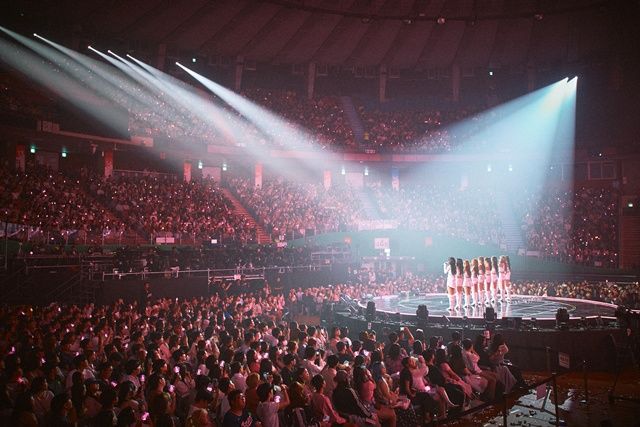 멈추었던 시계가 다시 움직였다…아이오아이가 완성한 'LOOP' [공연뷰] 