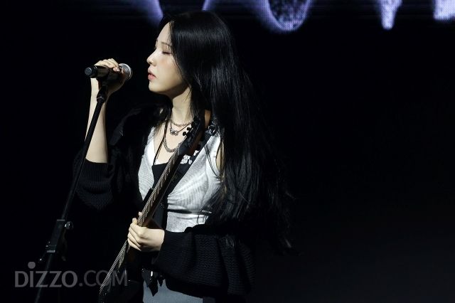 세 번째 EP ‘SAVE ME’ 발매 기념 쇼케이스에 참석한 권진아의 모습 / 서보형 객원 사진기자, geenie44@gmail.com