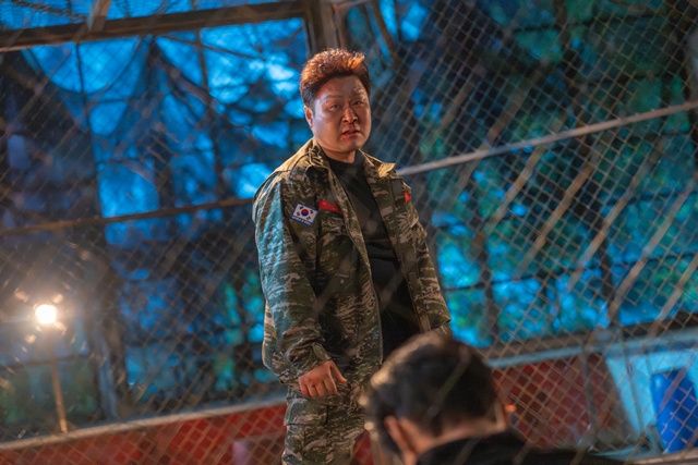 '김부장' 속 박진철을 연기 중인 배우 윤경호의 스틸컷 / SBS 제공