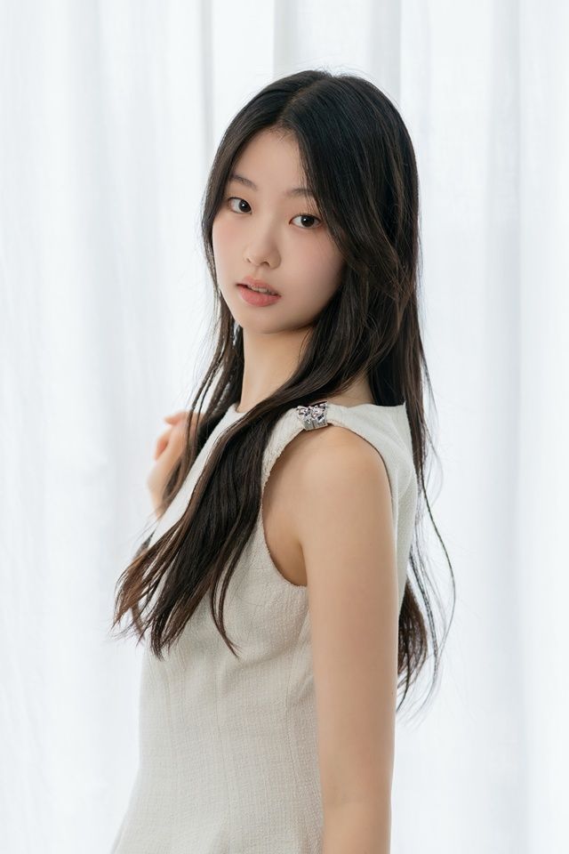 드라마 '김부장'의 민지 역할을 맡은 배우 서수민이 인터뷰를 진행하고 있다. / 와이원엔터테인먼트 제공