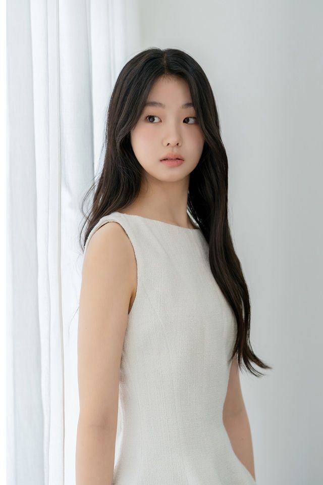 드라마 '김부장'의 민지 역할을 맡은 배우 서수민이 인터뷰를 진행하고 있다. / 와이원엔터테인먼트 제공