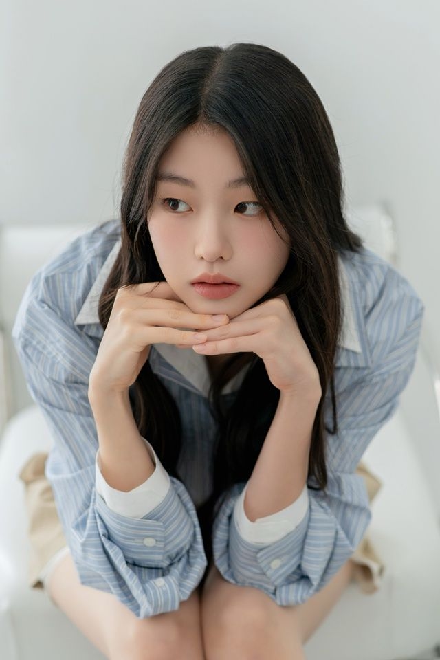 드라마 '김부장'의 민지 역할을 맡은 배우 서수민이 인터뷰를 진행하고 있다. / 와이원엔터테인먼트 제공