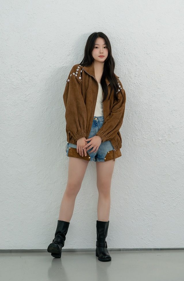 드라마 '김부장'의 민지 역할을 맡은 배우 서수민이 인터뷰를 진행하고 있다. / 와이원엔터테인먼트 제공