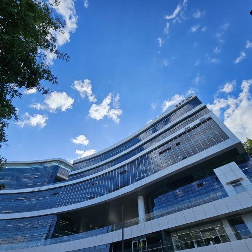 Company Headquarters Exterior&nbsp;[Provided by REVMED]