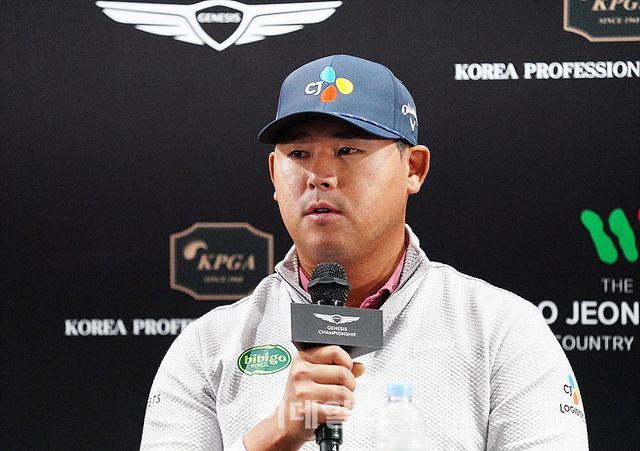 김시우가 21일 충남 천안시 우정힐스 컨트리클럽에서 열린 제네시스 챔피언십 기자회견에서 질문에 답하고 있다. (사진=이데일리 골프in 김상민 기자)