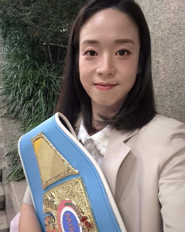 현직의사로서 여성 프로복싱 세계챔피언에 오른 서려경. 사진=서려경 SNS