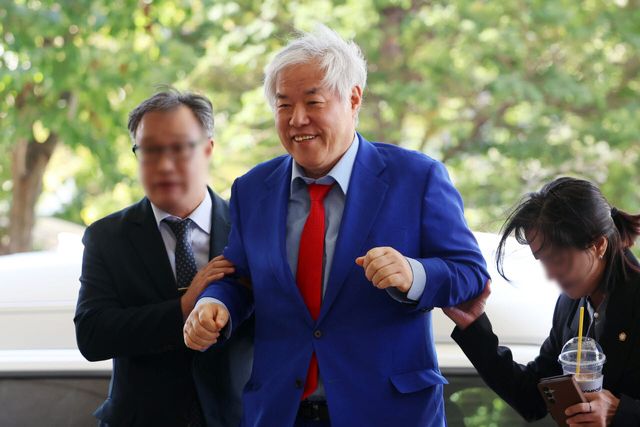 서부지법 공판 출석하는 전광훈 사랑제일교회 목사(사진= 뉴시스)