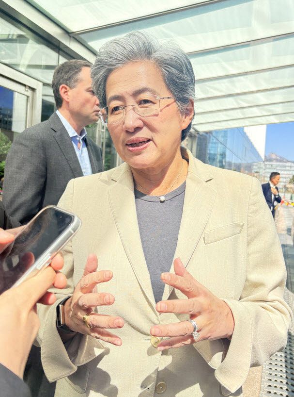 리사 수 AMD 최고경영자(CEO)가 2026년 3월 19일 서울 종로구 교보생명빌딩에서 기자들 질문에 답하고 있다.(사진=공동취재단)
