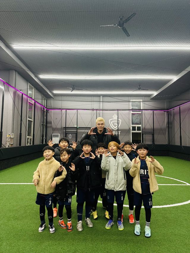 동아오츠카는 25일 오전 서울 용곡중학교에서 전국가대표 선수들, 학생들과 함께 대한민국 축구 국가대표팀을 응원하는 스쿨어택 프로그램을 진행한다. (사진=동아오츠카)