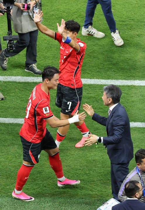오현규와 정몽규 회장. 사진=연합뉴스