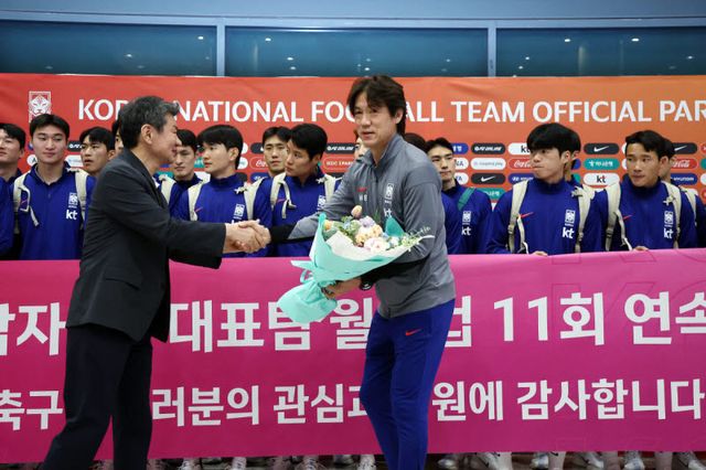 정몽규 회장과 홍명보 감독. 사진=연합뉴스