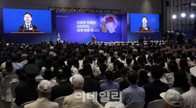 이재명 대통령이 25일 경기 수원컨벤션센터에서 열린 6·25전쟁 제76주년 기념식에서 기념사를 하고 있다.(사진=뉴시스)
