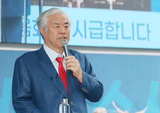 사랑제일교회 전광훈 목사가 지난달 11일 서울 성북구 사랑제일교회에서 열린 기자회견에서 발언하고 있다.(사진= 연합뉴스)