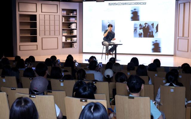 비트박서 윙이 24일 오후 서울 중구 KG타워 하모니홀에서 열린 첫 정규앨범 '도파민' 발매기념 토크콘서트에서 성장 과정에 대한 이야기를 풀어놓고 있다. (사진=일간스포츠)