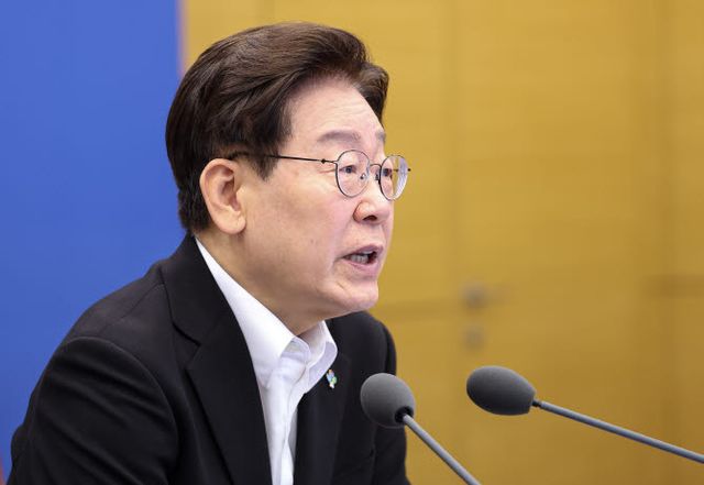 이재명 대통령이 25일 청와대에서 열린 수석보좌관회의에서 발언하고 있다. (사진=연합뉴스)