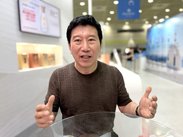 김람수 대표가 한국 백주 시장에 대해 설명하고 있다.(사진=이민하 기자)