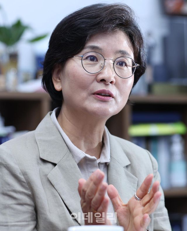 [이데일리 노진환 기자] 임미애 더불어민주당 의원이 23일 서울 여의도 국회 의원회관에서 이데일리와 인터뷰를 하고 있다.