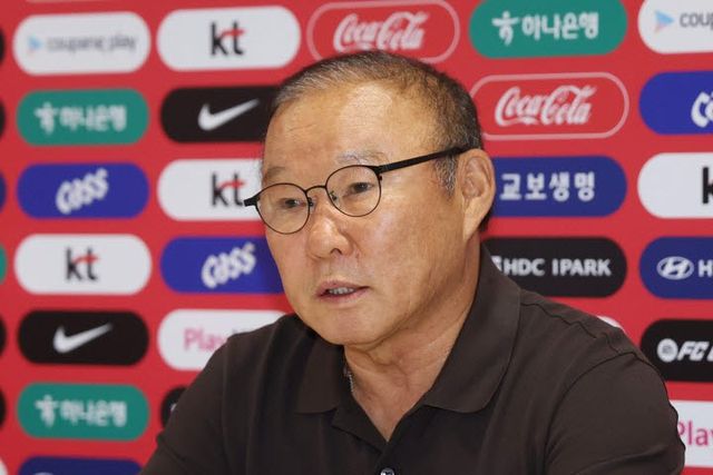박항서 축구대표팀 단장이 기자회견을 하고 있다. 사진=연합뉴스