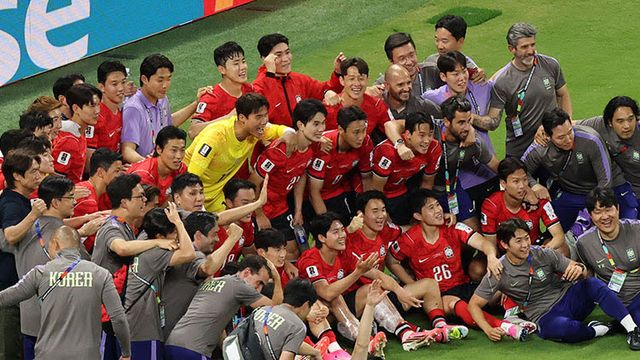 지난 6월 11일(현지시간) 멕시코 사포판 과달라하라 스타디움에서 열린 2026 북중미 월드컵 A조 1차전 한국과 체코의 경기에서 2-1 역전승을 거둔 한국 대표팀 선수들이 경기 뒤 기념촬영을 하고 있다.(사진=연합뉴스)