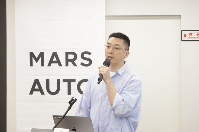 박일수 마스오토 대표가 1일 '마스오토 2026 기자간담회: REAL SELF DRIVING' 주제로 열린 기자간담회에서 설명하고 있다. (사진=마스오토)
