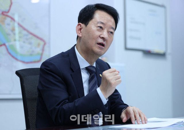 [이데일리 노진환 기자] 최은석 국민의힘 의원이 6일 서울 여의도 국회 의원회관에서 이데일리와 인터뷰를 하고 있다.