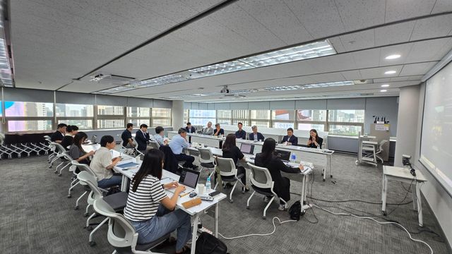 디지털소사이어티 디지털사회전환위원회는 지난 10일 서울 광화문 HJ비즈니스센터에서 ‘인간과 AI의 친밀성(상호작용)’을 주제로 제3차 포럼을 열었다. 사진=디지털소사이어티