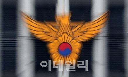 8살 딸 태운 채 순찰차 들이받은 40대 여성 체포…응급입원 조치