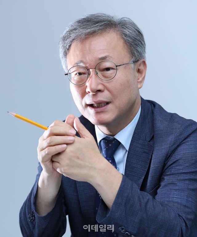 장인홍 구로구청장이 서울 구로구 구로구청에서 이데일리와 인터뷰를 하고 있다.(사진=노진환 기자)