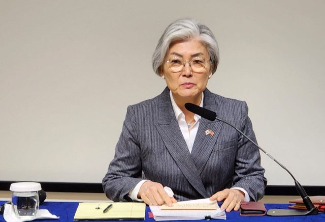 강경화 주미대사가 지난 2월 24일(현지시간) 미국 워싱턴DC 한국문화원에서 한국 특파원단과 간담회를 하고 있다.[연합뉴스 제공]