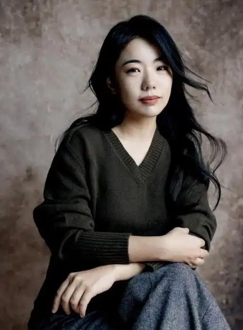‘천재 소녀 작가’의 몰락, 논문 표절에 中 학위 취소[중국나라]