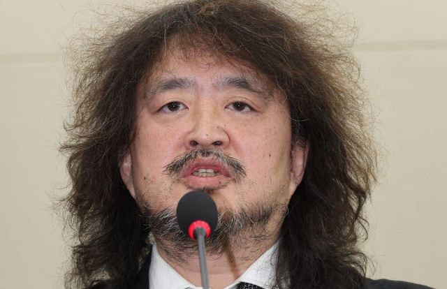 서울북부지법 형사14단독(판사 강경묵)은 14일 정보통신망법 위반(허위사실에 의한 명예훼손) 혐의로 기소된 김 씨에게 벌금 2000만원을 선고했다.