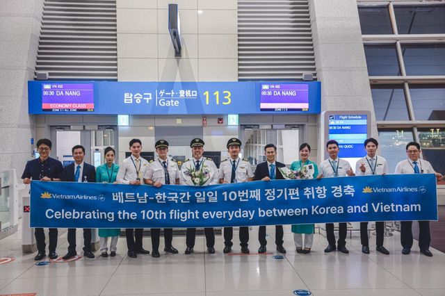 베트남항공, 한국-베트남 매일 10회 운항 기념 단체사진(사진=베트남항공)