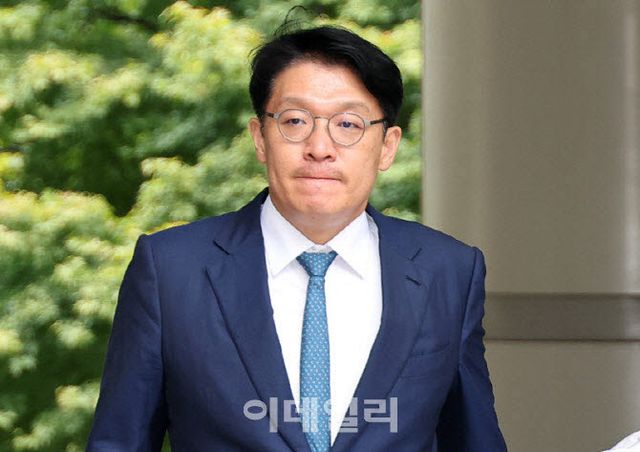 김건희 여사에게 고가의 그림을 건네고 공천을 청탁했다는 의혹을 받는 김상민 전 부장검사가 지난해 9월 17일 서울 서초구 서울중앙지법에서 열린 구속 전 피의자 심문(영장실질심사)에 출석하고 있다. (사진=공동취재)