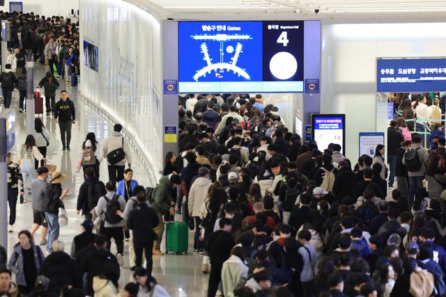 여행객들로 붐비는 인천국제공항 (사진=연합뉴스)