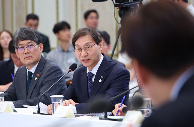 김성주 국민연금공단 이사장이 16일 청와대 영빈관에서 열린 이재명 대통령 주재 부처 업무보고에서 발언하고 있다. (사진=연합뉴스)