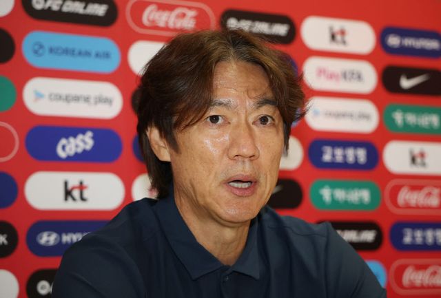 감독직 내려놓는 홍명보.(사진=연합뉴스)