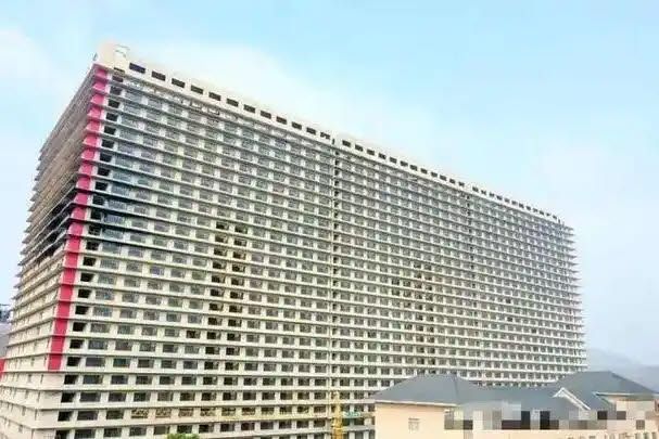 중국 후베이성 어저우시에 위치한 26층 규모 돼지 사육시설. (사진=바이두 화면 갈무리)